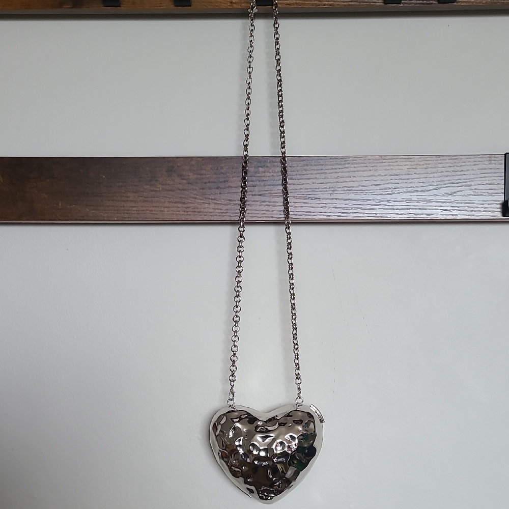 Zara Silver Heart-Shaped Chain Mini Bag (Prop Lot Orphan Black Sea 5)